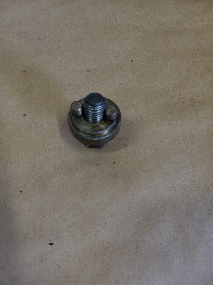 John Deere M Axle lock and bolt AM1528T