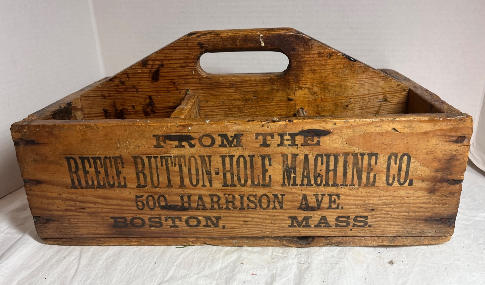 REESE BUTTON HOLE MACHINE CO. WOOD BOX CARRIER BOSTON MASS.