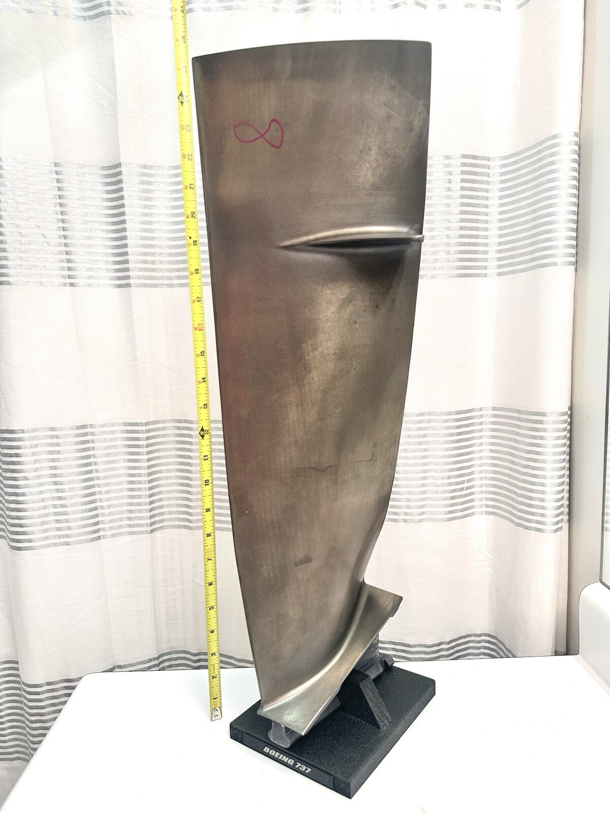 Boeing 737 CFM56 Titanium Jet Engine Fan Blade. Aviation Desk Model Pilot Gift