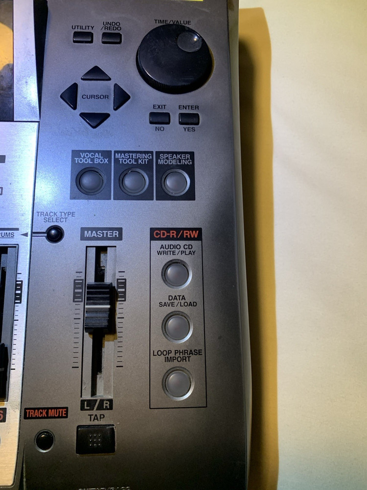 Boss BR1600CD 16 Multi Track Digital Recorder with Cables Tested and Working