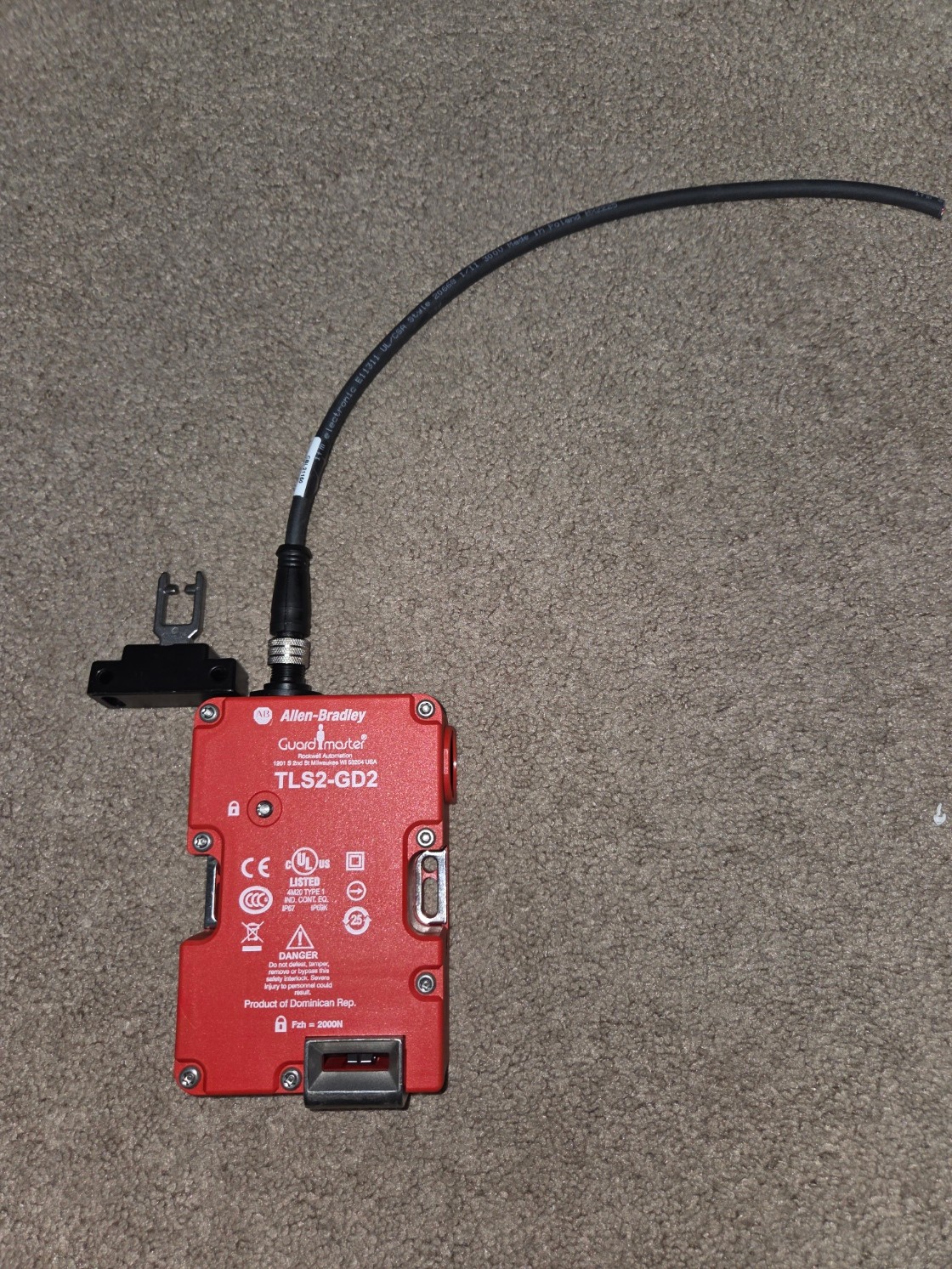 Allen Bradley 440G-T2NBBPH-1L TLS2-GD2 Guard Master Safety Switch 24V Coil