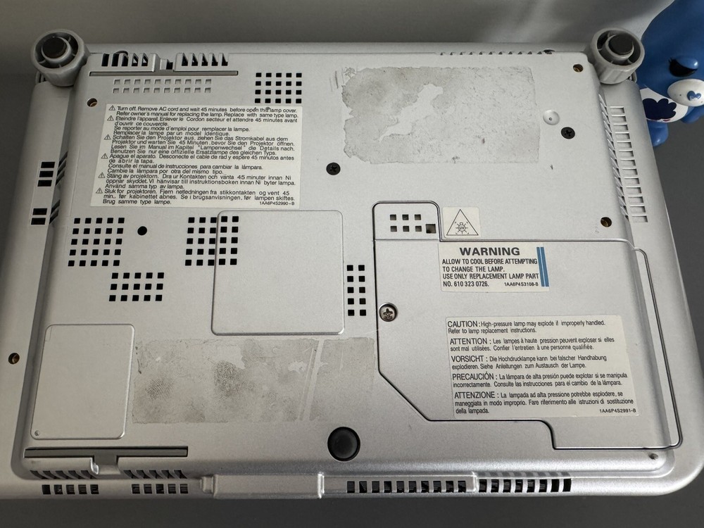 Sanyo PLC-XU73 Projector