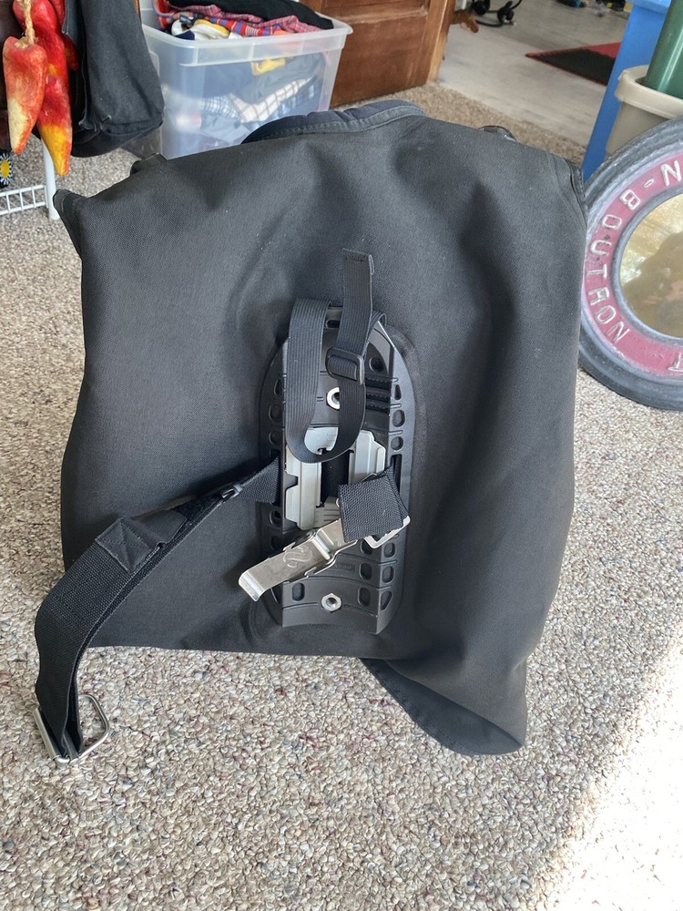 Scubapro Knighthawk BC with Balanced Inflator Scuba Diving Size LARGE 2006