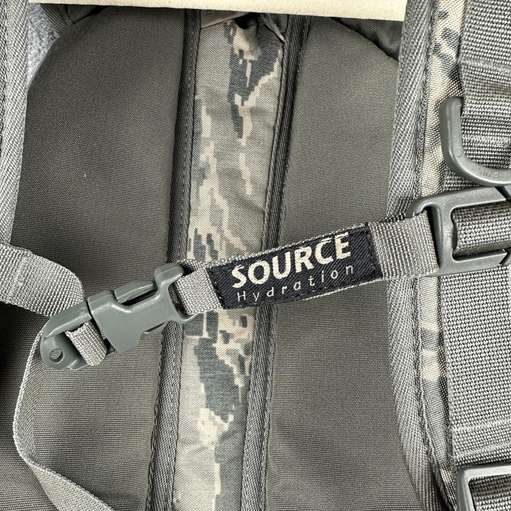 SOURCE Commander Tactical Hydration Pack ACU Gray Camo Nylon One Size MOLLE