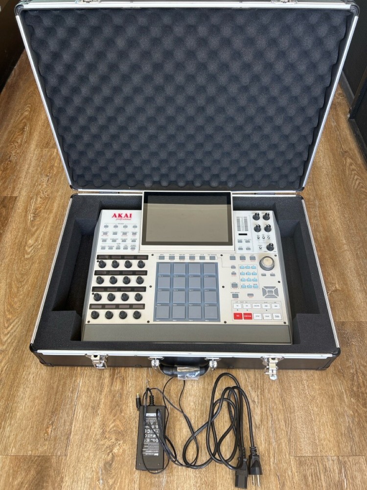 AKAI MPCX (SBL012313)