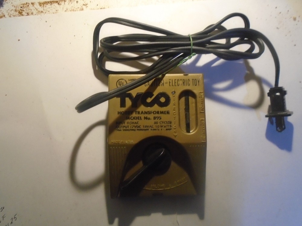 TYCO HOBBY TRANSFORMER NO 895, 10WATT VARIABLE AND FIXED OUTPUT          5-224-5