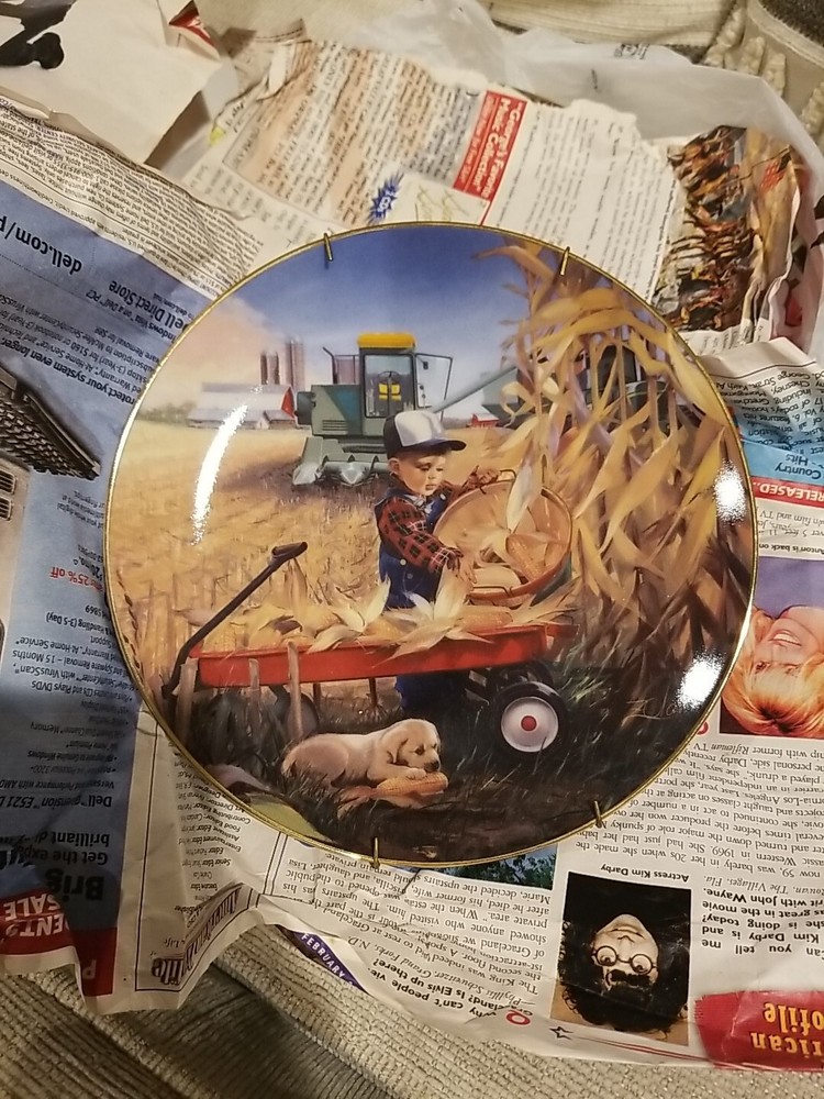 John Deere Collectors Plate Bumper Crop