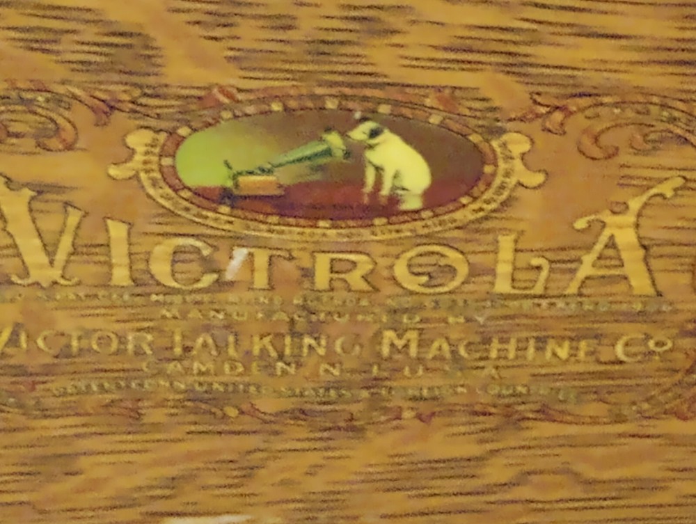 RCA VICTOR VICTROLA TALKING MACHINE 1900 - VV-100 modified