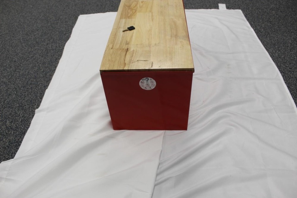 Craftsman Middle Tool Chest Locking 3 Drawer 2000 Series 26" Width (B)