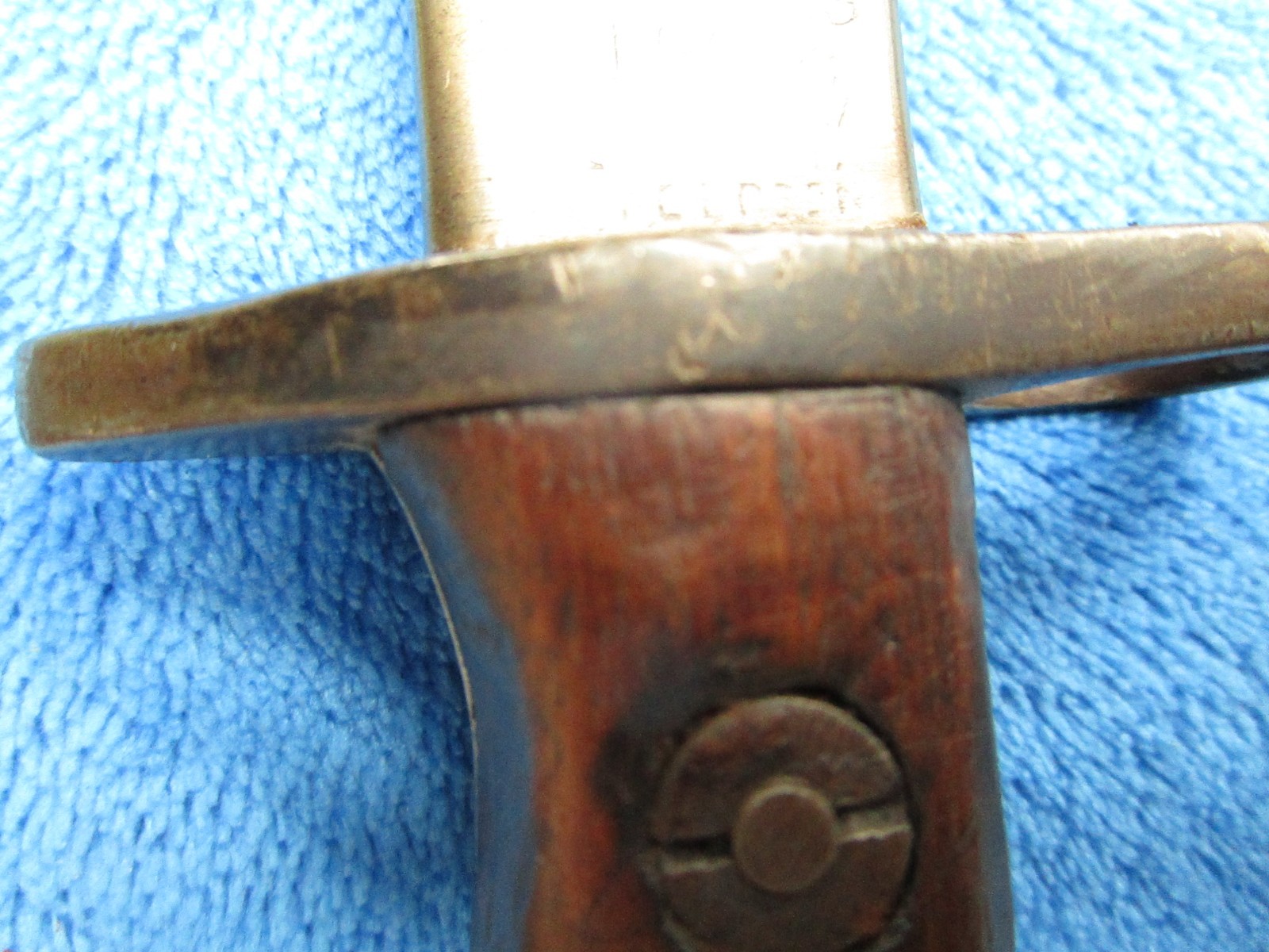 ORIGINAL WW1 CANADIAN M1907 BRITISH SMLE RIFLE BAYONET AND SCABBARD