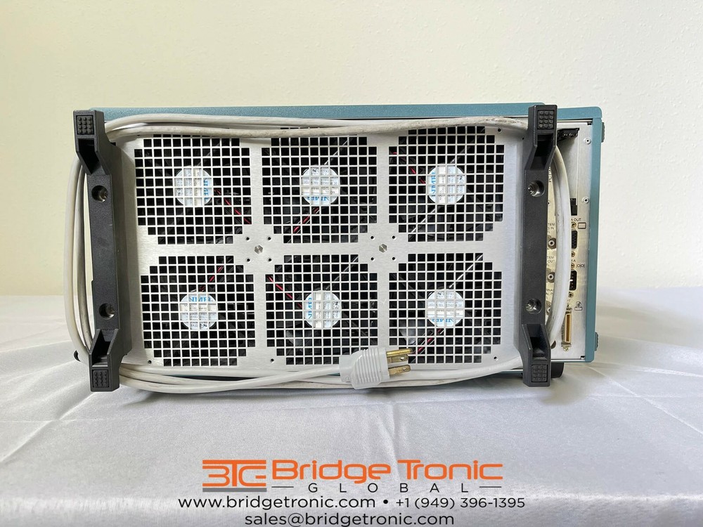 Tektronix TLA704 Logic Analyzer Color Portable Mainframe