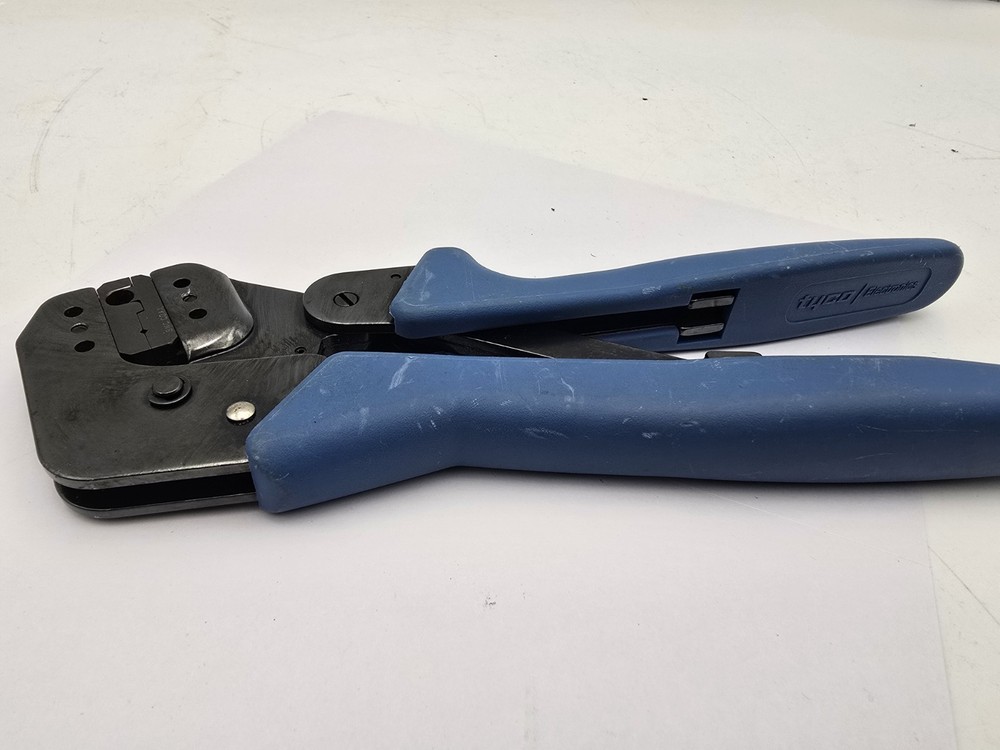 Amp Crimper BNC Coax H 0546