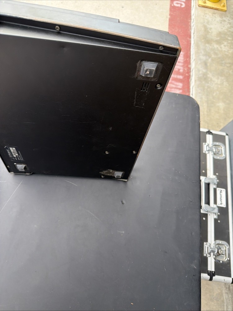 Roland MV-30 Studio M