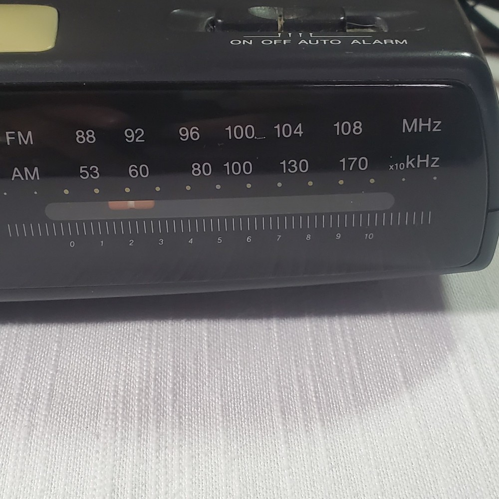 Optimus Alarm Clock Model CR-320