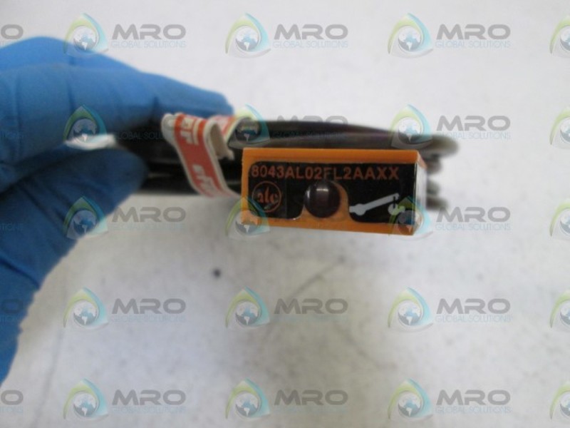 IFM EFECTOR 8043ALO2FL2AAXX INDUCTIVE PROXIMITY SENSOR NSMP