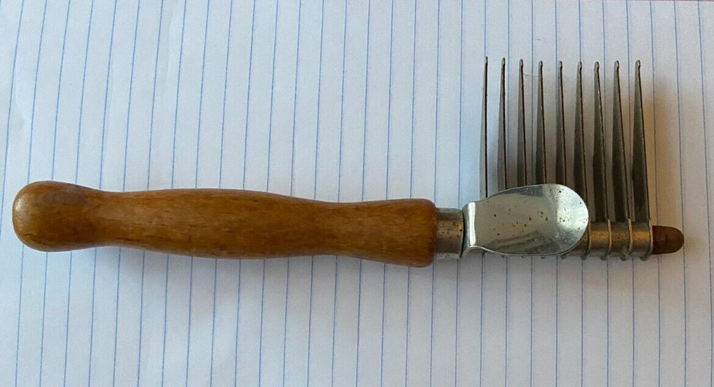 Long Tooth Dematting Comb for Large Mats
