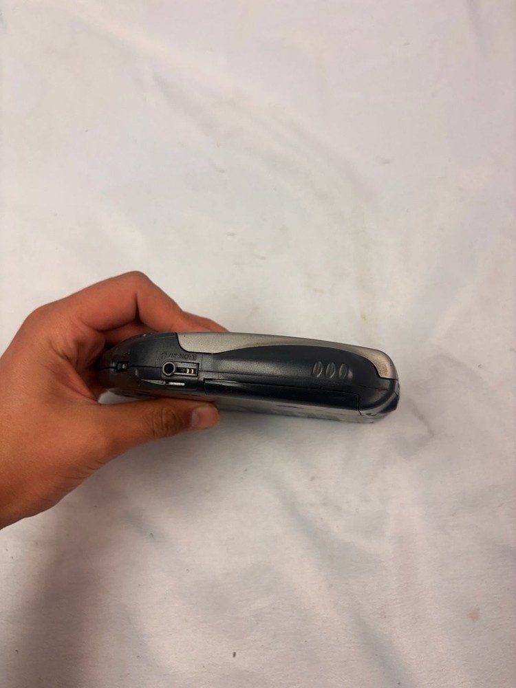 Sony Discman D-E301 ESP Digital Mega Bass Portable CD Player