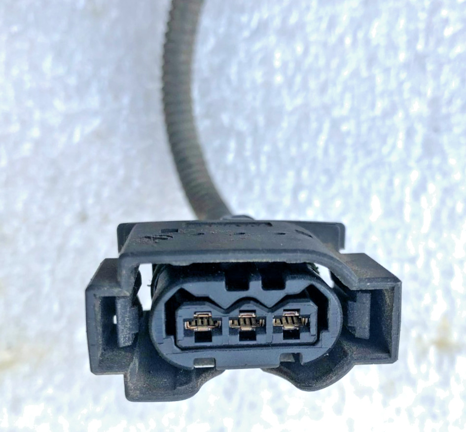 GENUINE BMW ENGINE OIL LEVEL SENSOR CONNECTOR PIGTAIL OEM