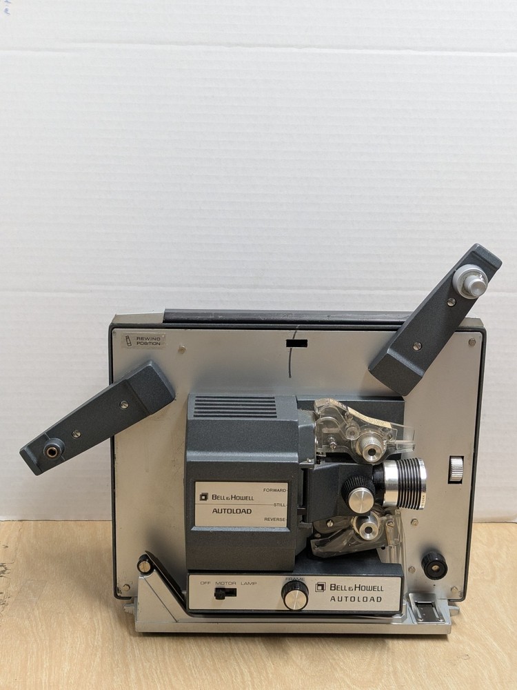 Bell & Howell Autoload Super 8 Projector 357B Motor Runs Needs Bulb