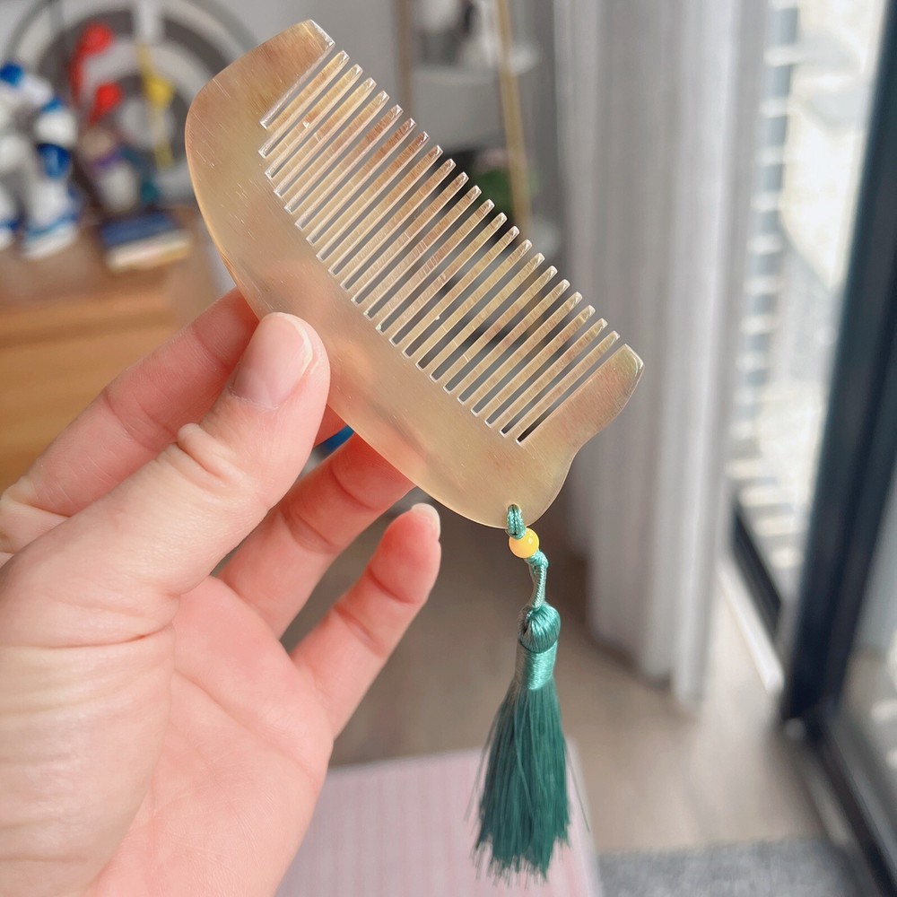 Unique Natural Sheep Horn Comb ,9cm*4cm
