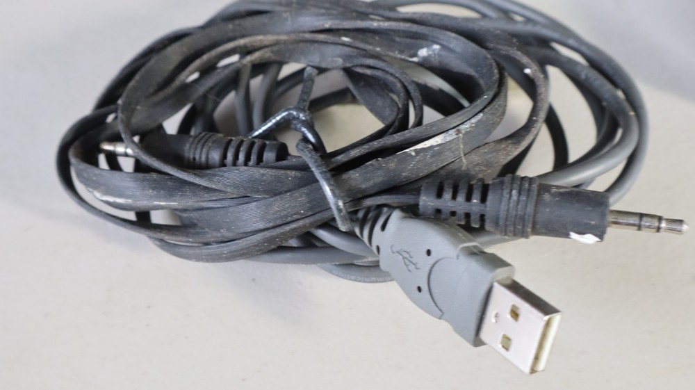 Roland Duo-Capture Audio Interface With cords UNTESTED d7