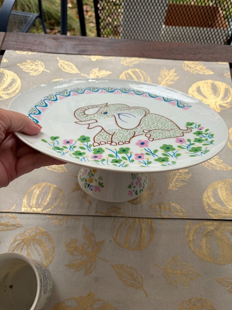 1979 Safari Mann- Cake stand/ plates/cups