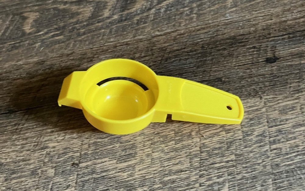 TUPPERWARE- EGG SEPARATOR- YELLOW- #779