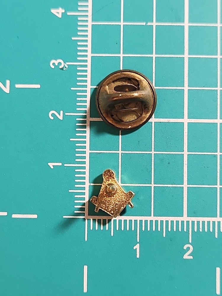 Vtg Freemason Masonic Square Compass Tiny Gold Tone Lapel Pin