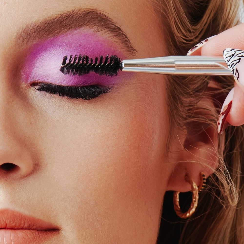 Fluff Up Reusable Lash Wand with Comb