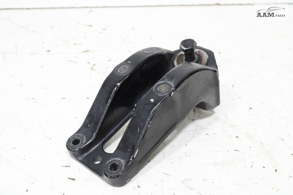 2018-2024 FREIGHTLINER CASCADIA FRONT LEFT SIDE SPRING SHACKLE BRACKET OEM