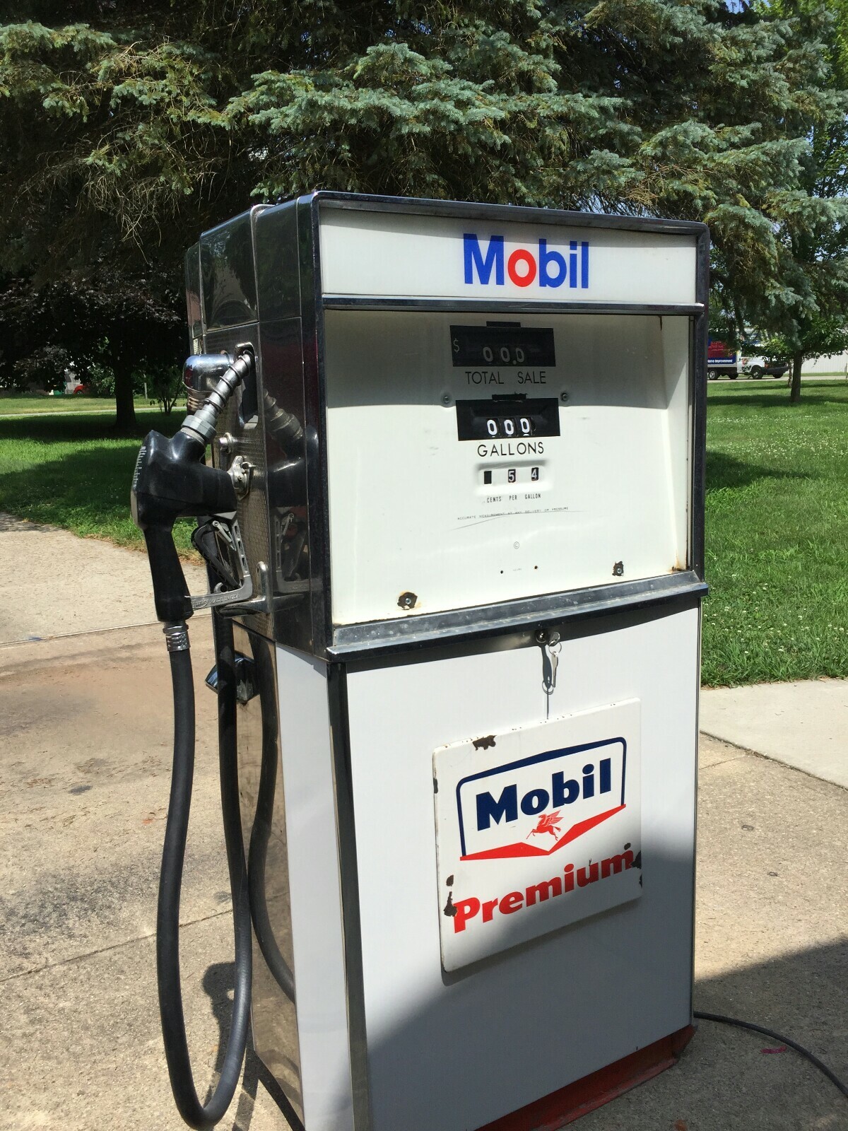 GAS PUMP HOSE 8 FOOT X 3/4" BRASS ENDS DISPLAY HOSE FOR PUMP RESTORATION ONLY