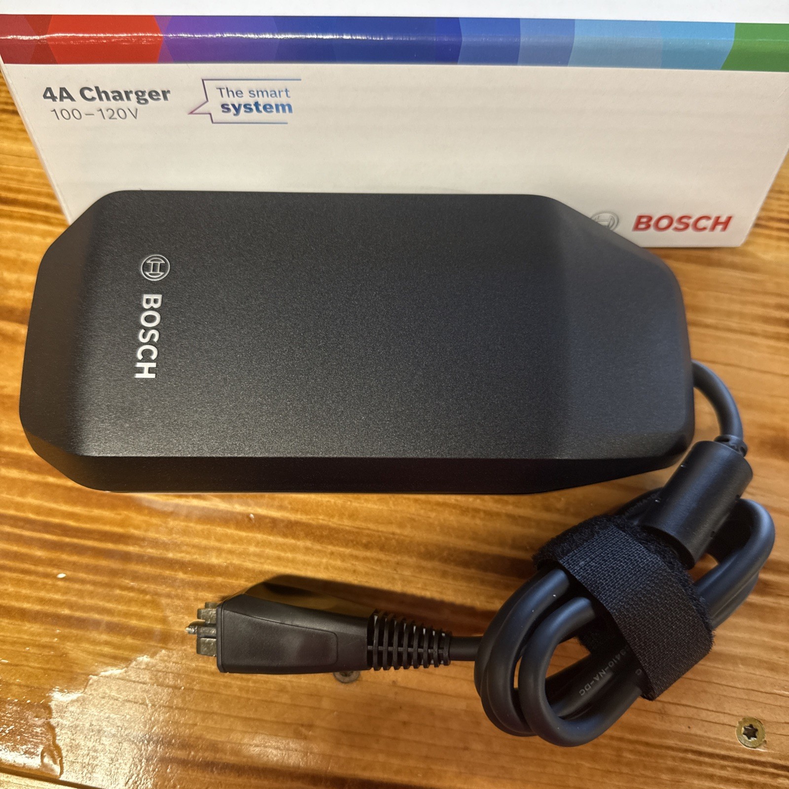 Bosch 4A 100-120v Smart System Charger Read Description (nw)