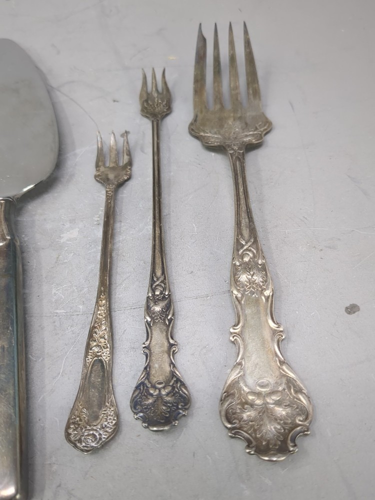 Vintage Rogers Bros Silverplate Flatware Lot Spoons Forks Pie Server Mixed