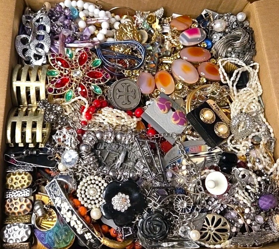 Over 3 Pounds Unsearched Lot Jewelry Old Vintage & Modern Wear & Junk Mixed In