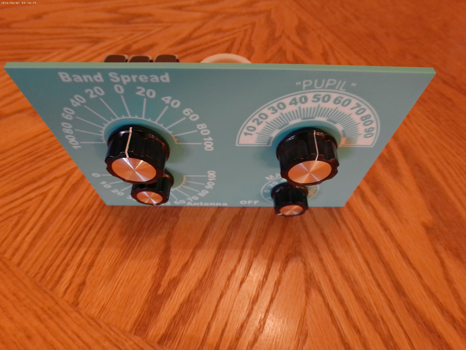 3S4 PENTODE REGENERATIVE RECEIVER 540 KHZ TO 17.0 MHZ W/PLUG-IN COILS