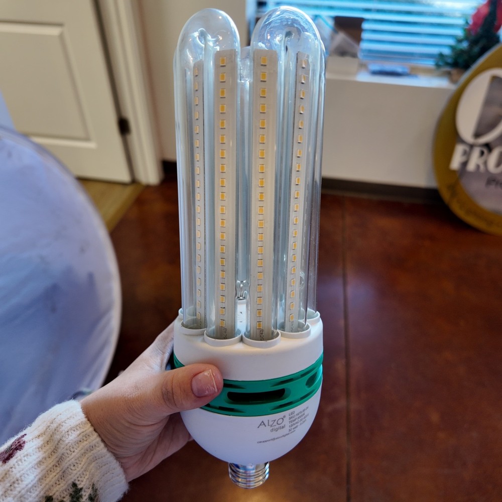 ALZO Video drum space light with lightbulbs and socket (4 bulb capacity)