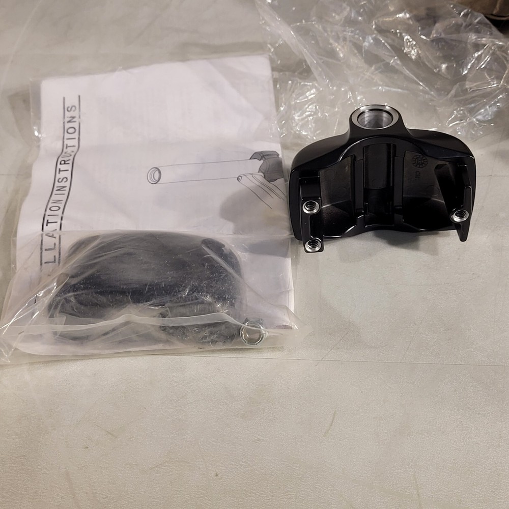 Chief KSA1007B Quick Release Bracket For Small Flat Panels Black