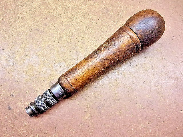 Vintage Unbranded MULTI-TOOL w/1 Chisel Tool plus Under Cap Storage Nice'n'Clean