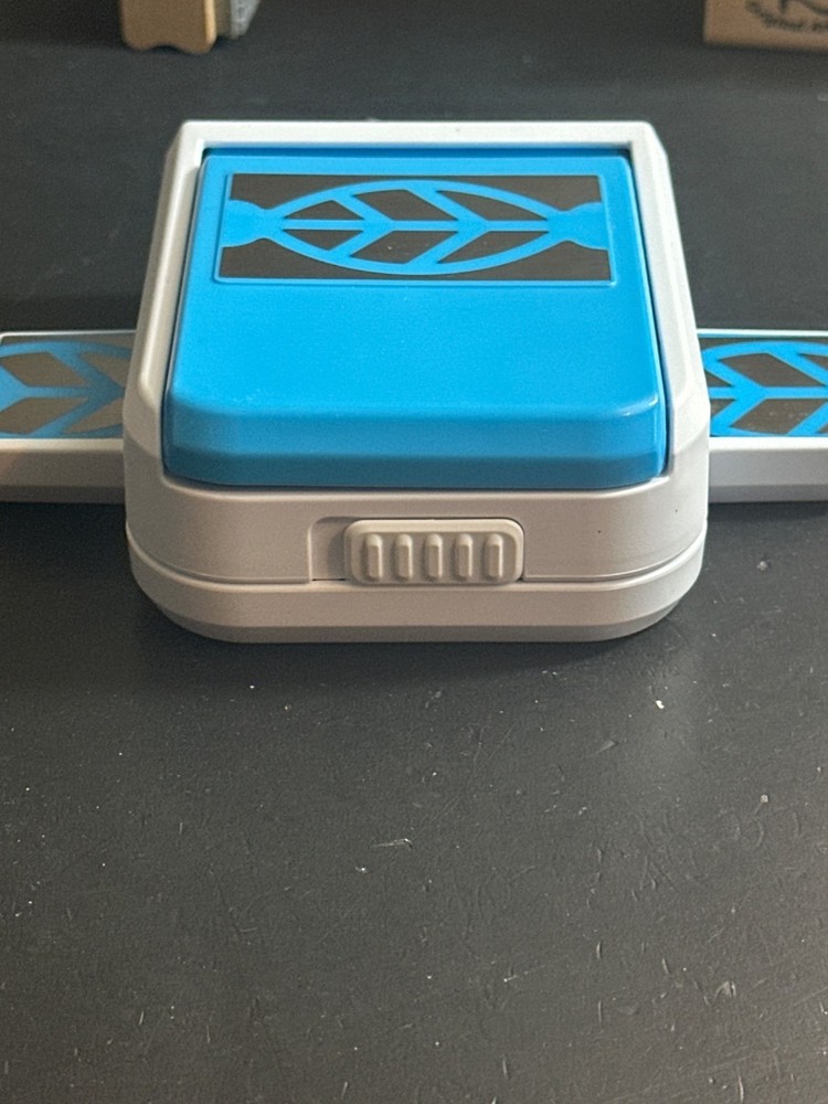 Creative Memories Leaf Decorative Border Punch