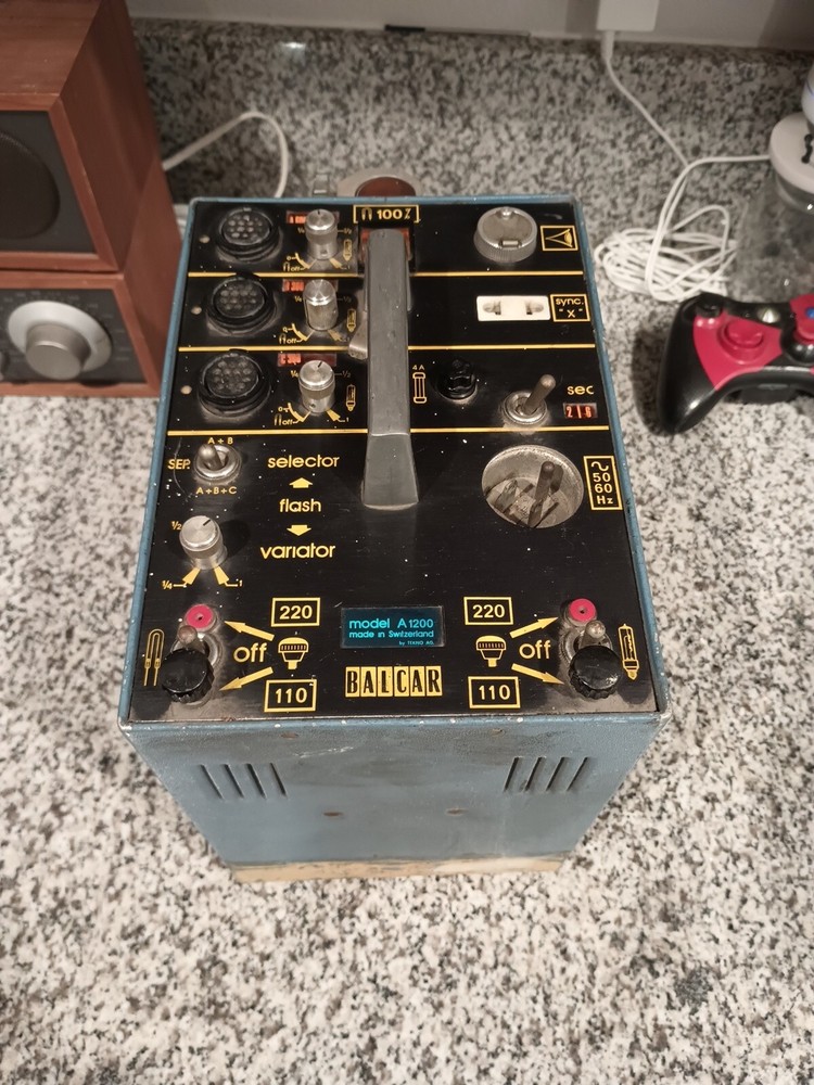 Bacar strobe pack Model A1200