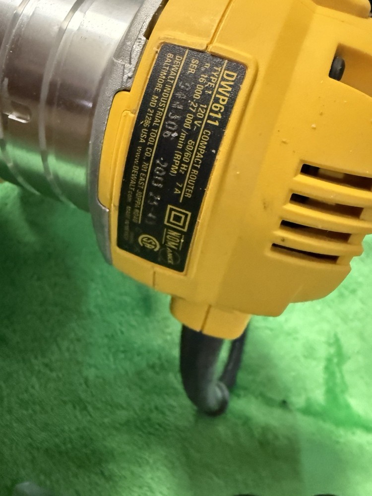 DEWALT DWP611P Electric Router Combo Kit