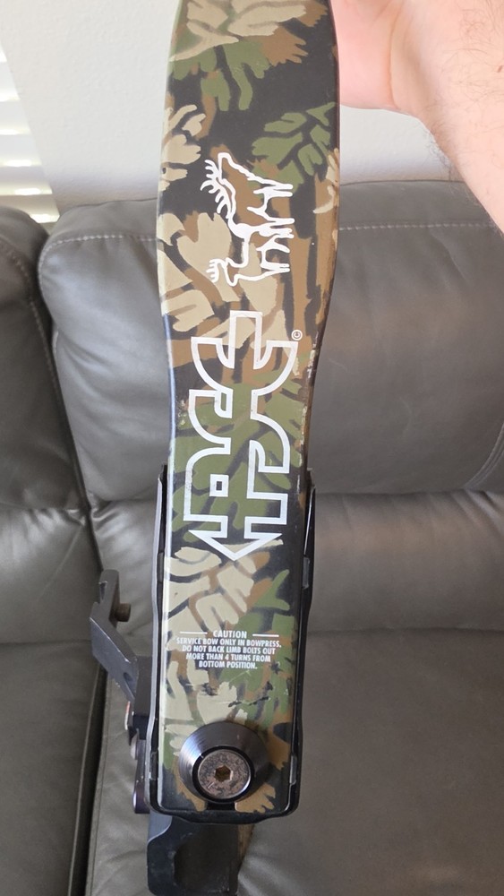 PSE Mach 6 Compound Bow, RH, W/Cobra Stabilizer - Camo