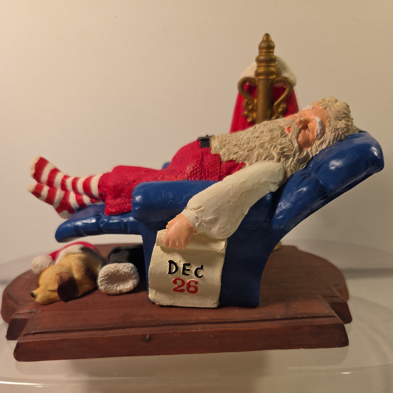 Christmas La-Z-Boy Santa Dog  Sleeping Lazyboy Recliner  1994 Dec 26 Rare
