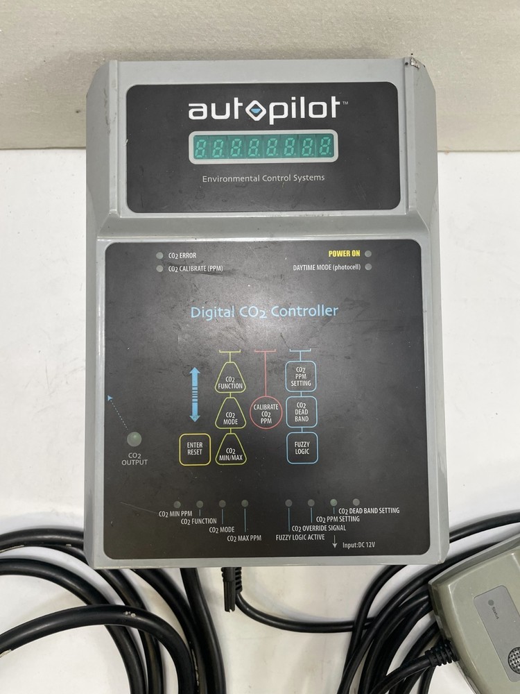 Hydrofarm Autopilot Digital CO2 Controller Gray & Black Adjustable Mode with Bag