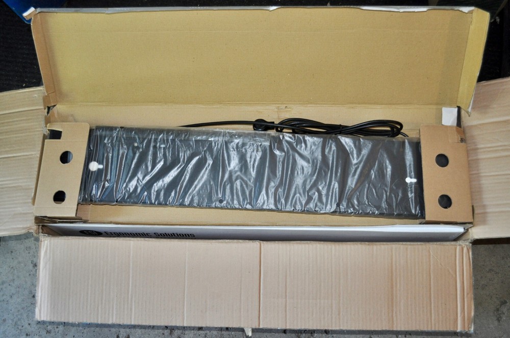 ESI Ergonomic Solutions Under Cabinet Light  UCL48