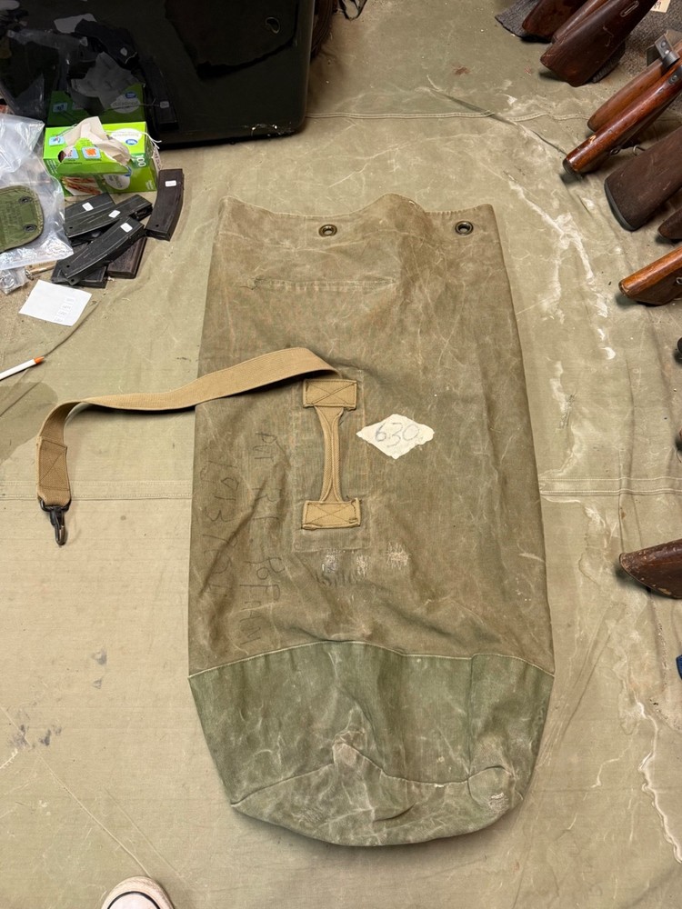 ORIGINAL WWII US USMC MARINE INFANTRY M1942 SOLDIER GI DUFFLE BAG- NAMED