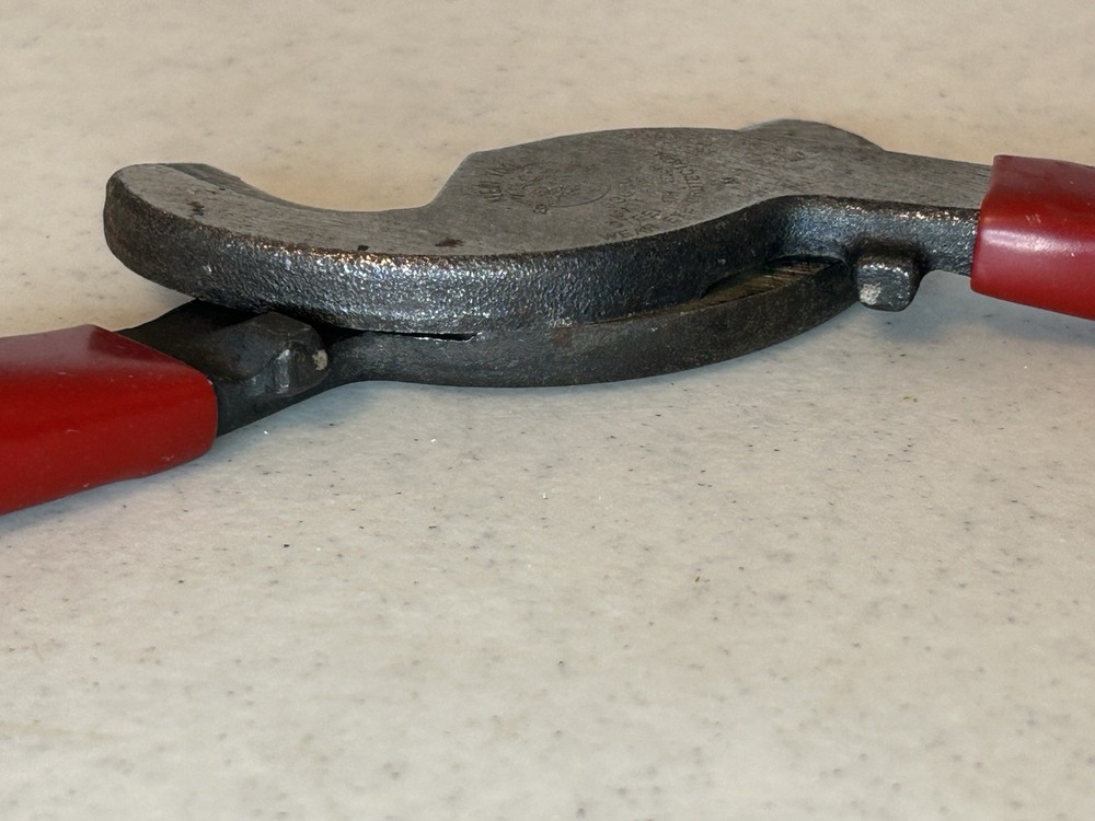 Klein Tools 63050 9-1/2" High Leverage Cable Cutter