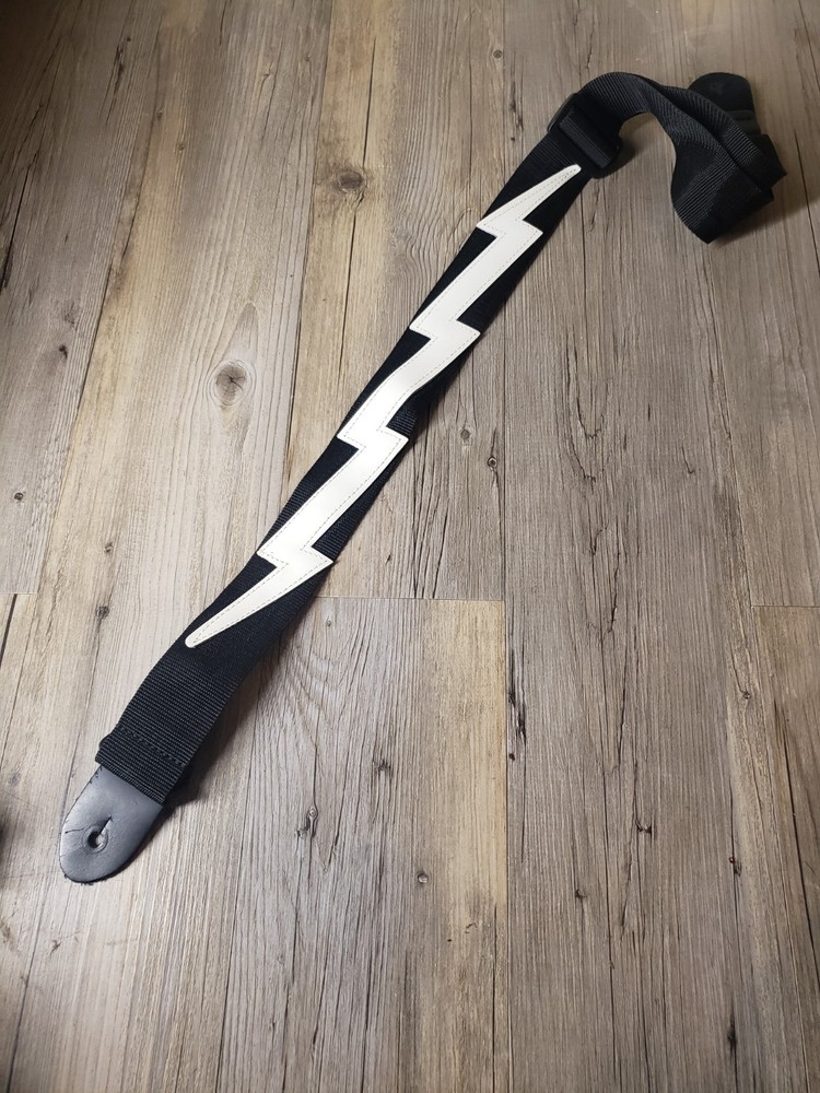 White Black Lightning Bolt Guitar Wear Strap