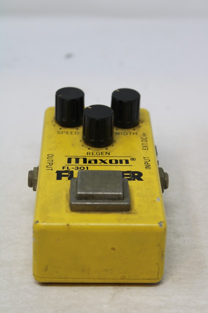 Maxon FL-301 Flanger guitar effects pedal