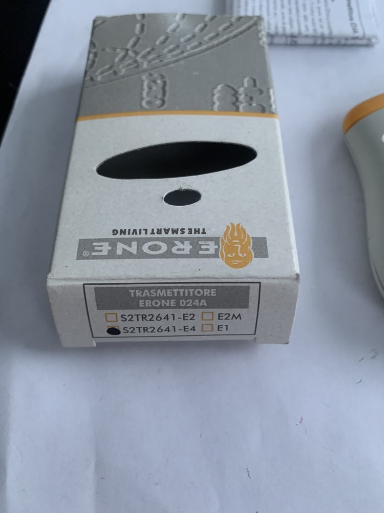 ERONE E4 024A S2TR2641-E4 Remote Button 433.92 MHz 4 Channel Mini Transmitter
